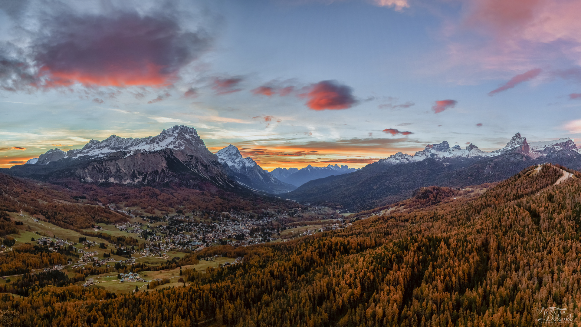 Trekking al Tramonto Dolomiti: Escursione con Cena al Rifugio Scotter